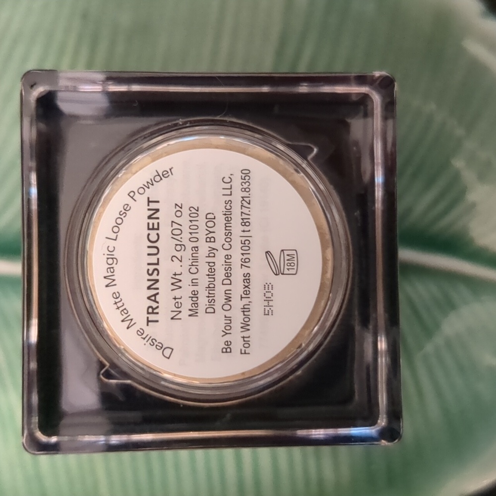 Loose Setting Powder - Picture 3 of 4